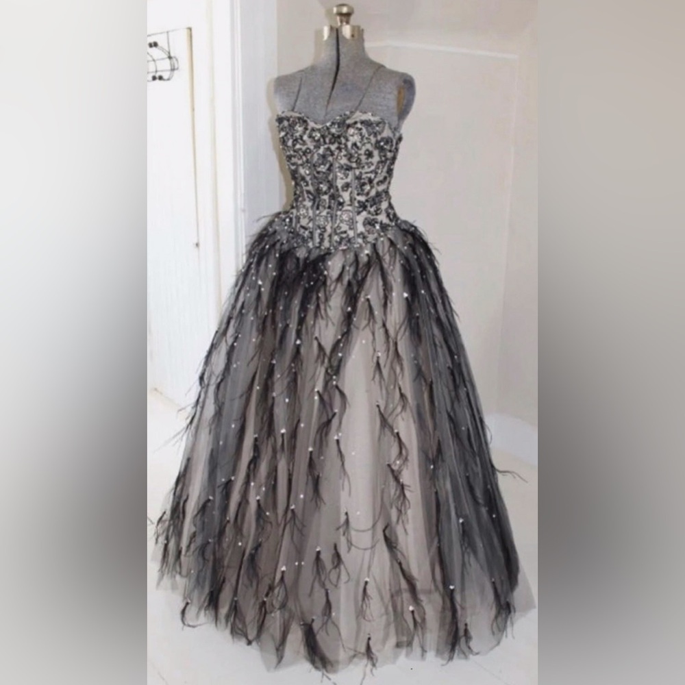 Paparazzi Prom Dress with Lace and Feathers 91084 by Mori Lee Gown Formal 7/8 - Picture 3 of 10